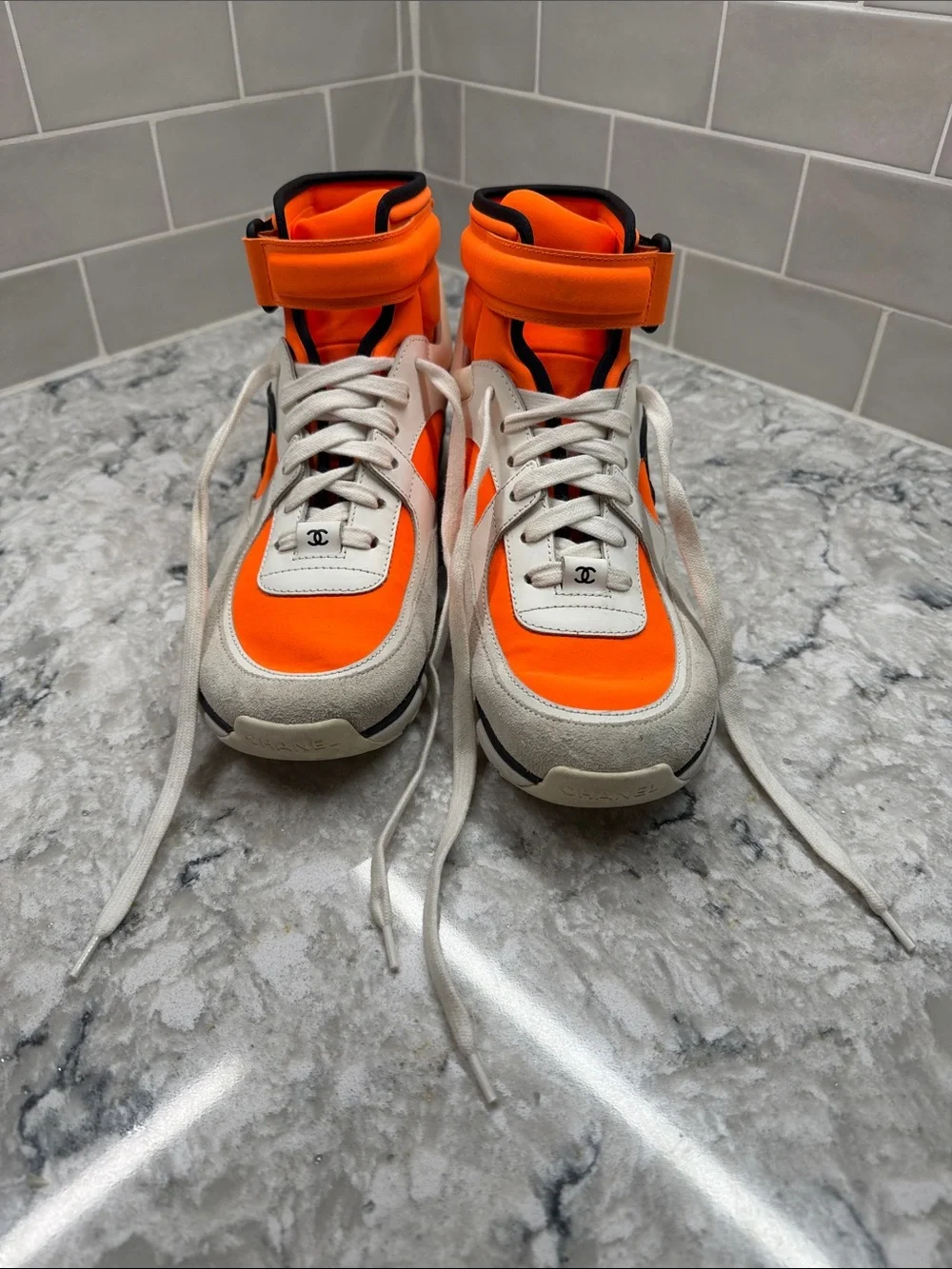 Chanel Interlocking CC / Logo High-Top Sneaker